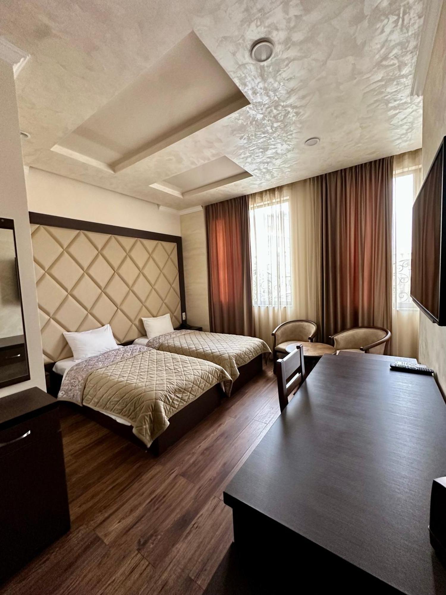 Hotel Partiez Γιερεβάν Εξωτερικό φωτογραφία