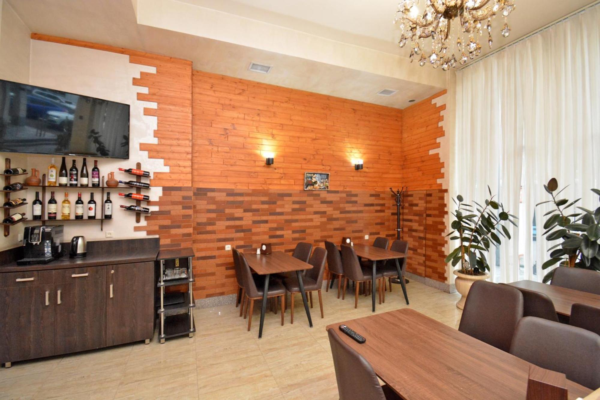 Hotel Partiez Γιερεβάν Εξωτερικό φωτογραφία