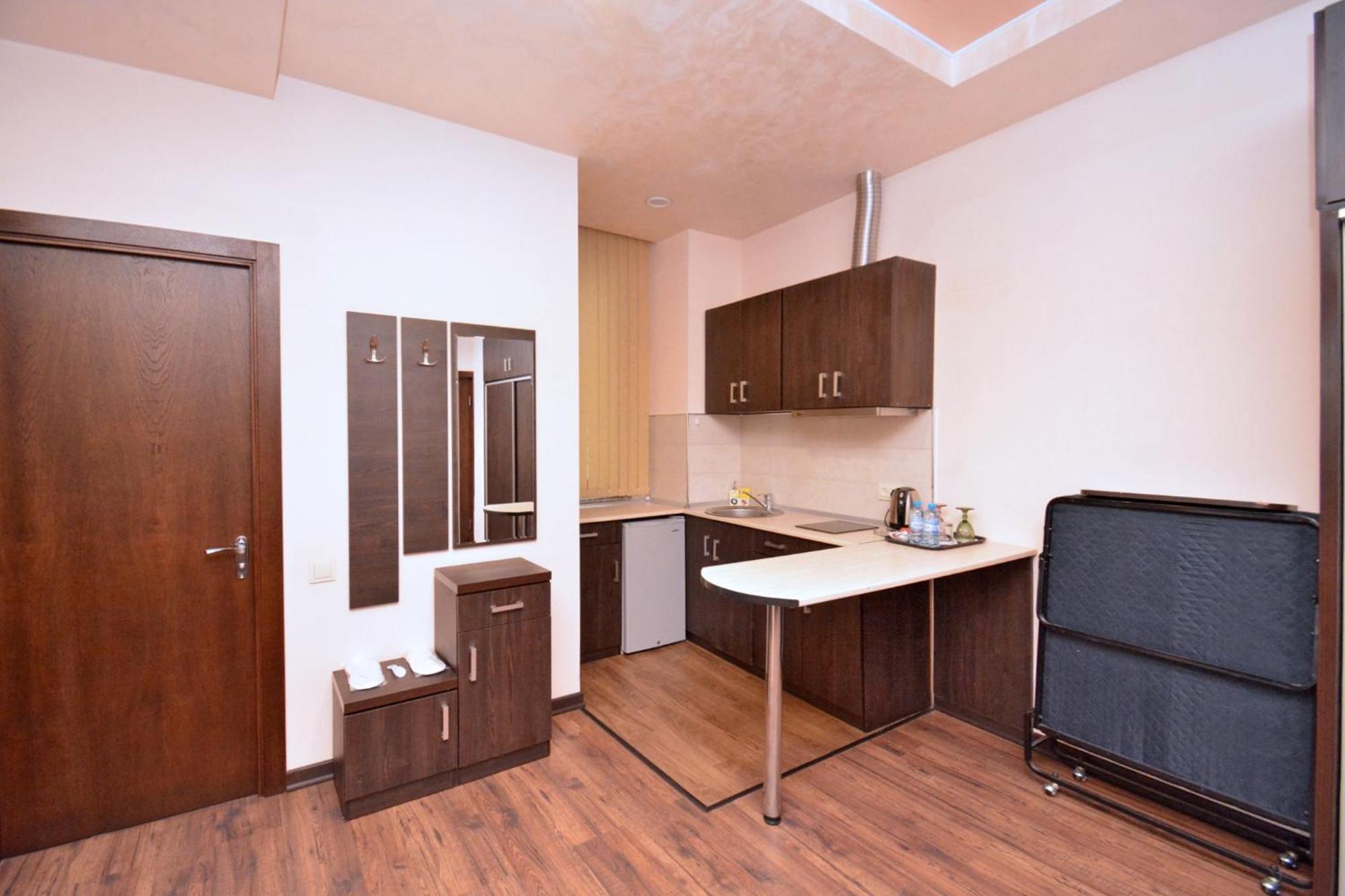 Hotel Partiez Γιερεβάν Εξωτερικό φωτογραφία