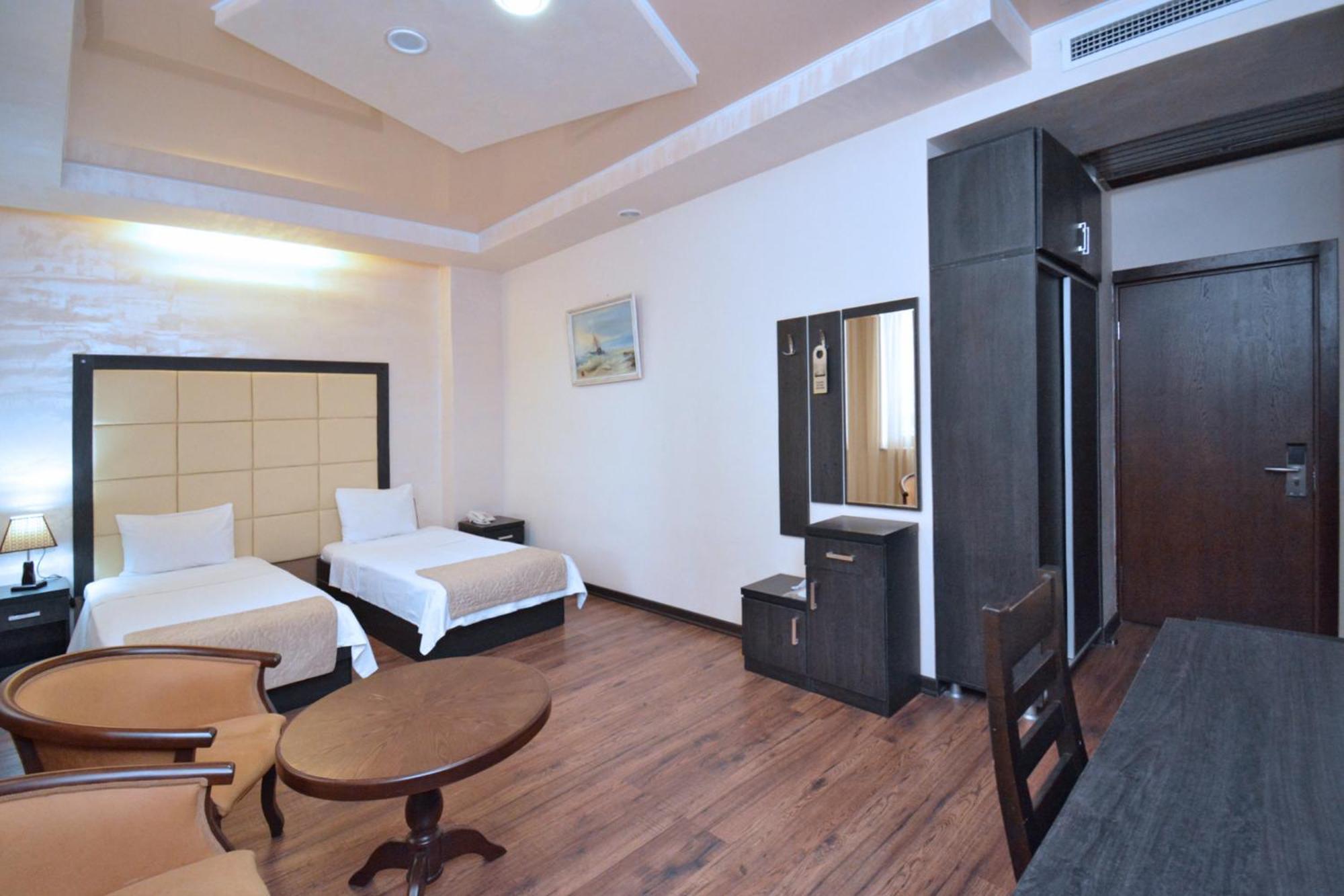 Hotel Partiez Γιερεβάν Εξωτερικό φωτογραφία