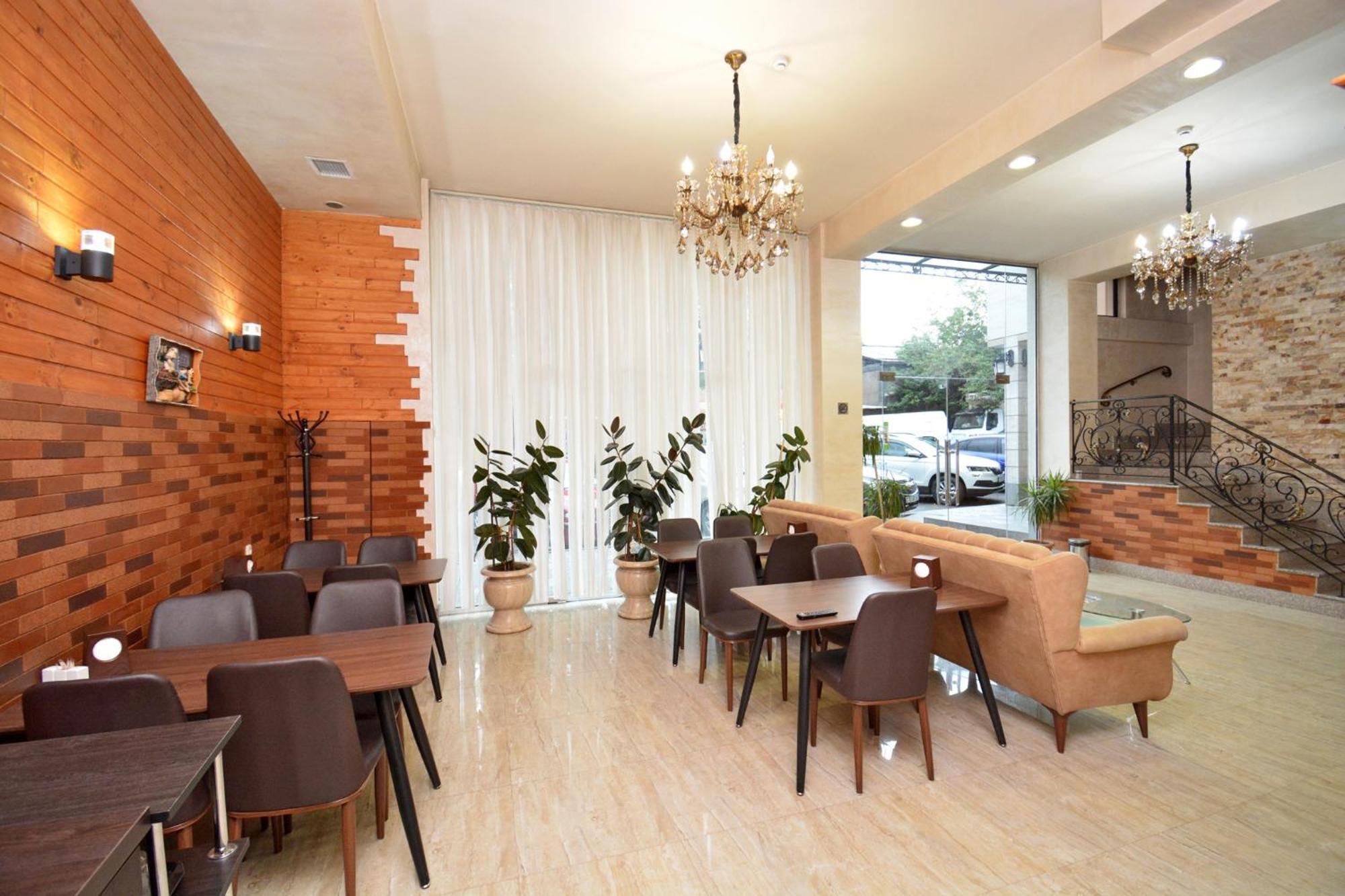 Hotel Partiez Γιερεβάν Εξωτερικό φωτογραφία