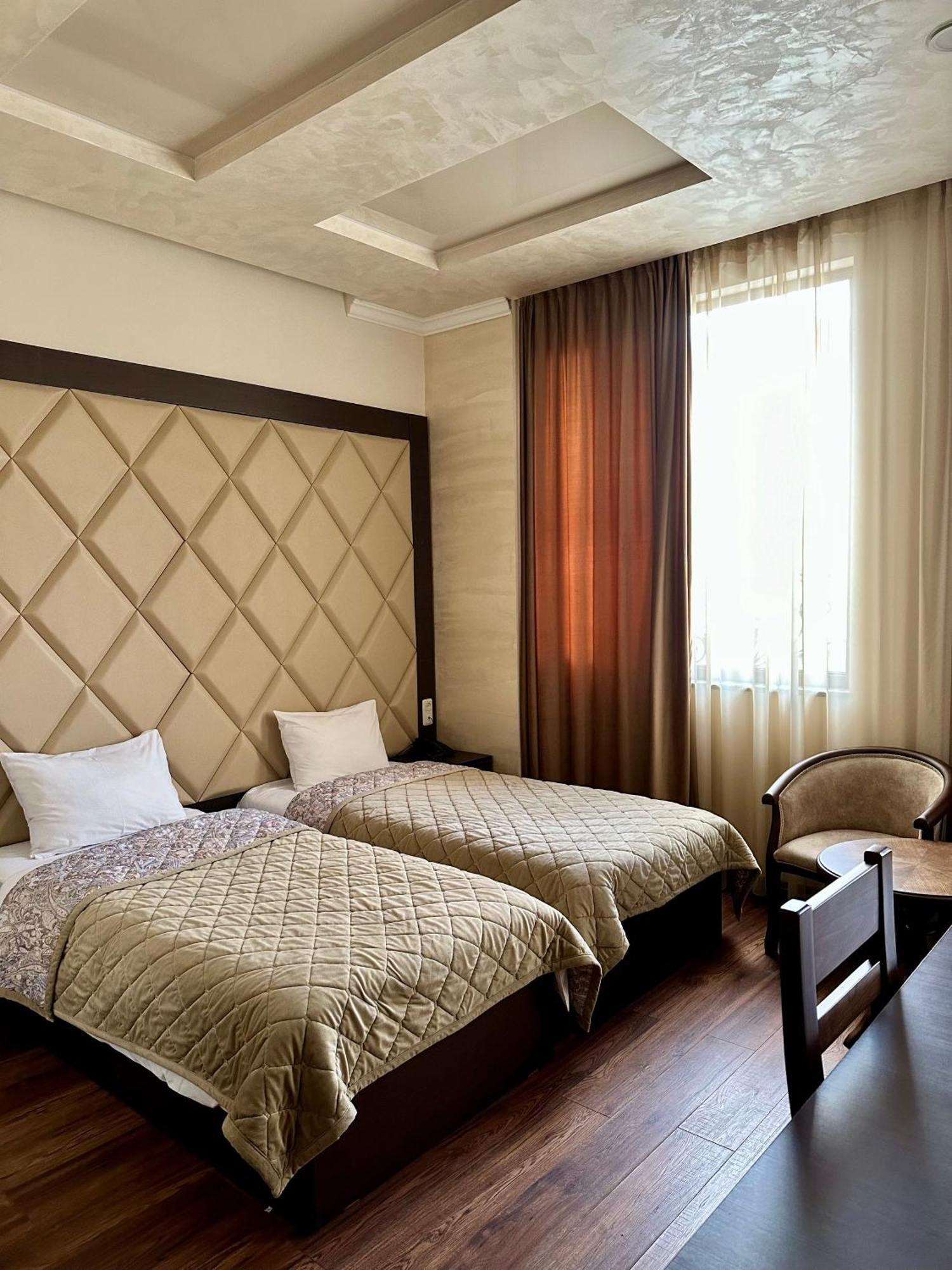 Hotel Partiez Γιερεβάν Εξωτερικό φωτογραφία